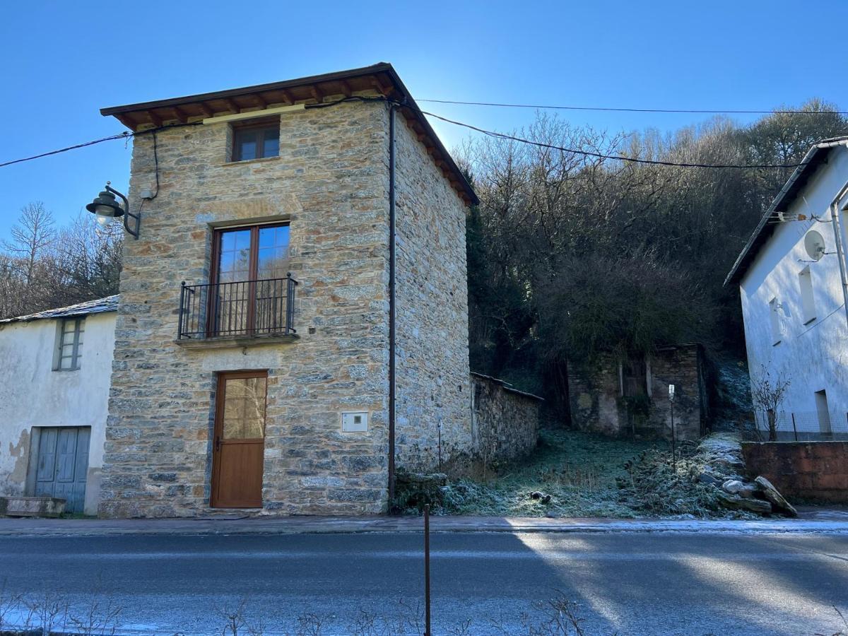 Casa rural LA TORRE recién rehabilitada. Las Herrerías Esterno foto